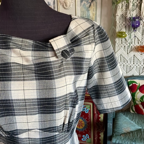 Stop Staring pin-up dress - Picture 3 of 8